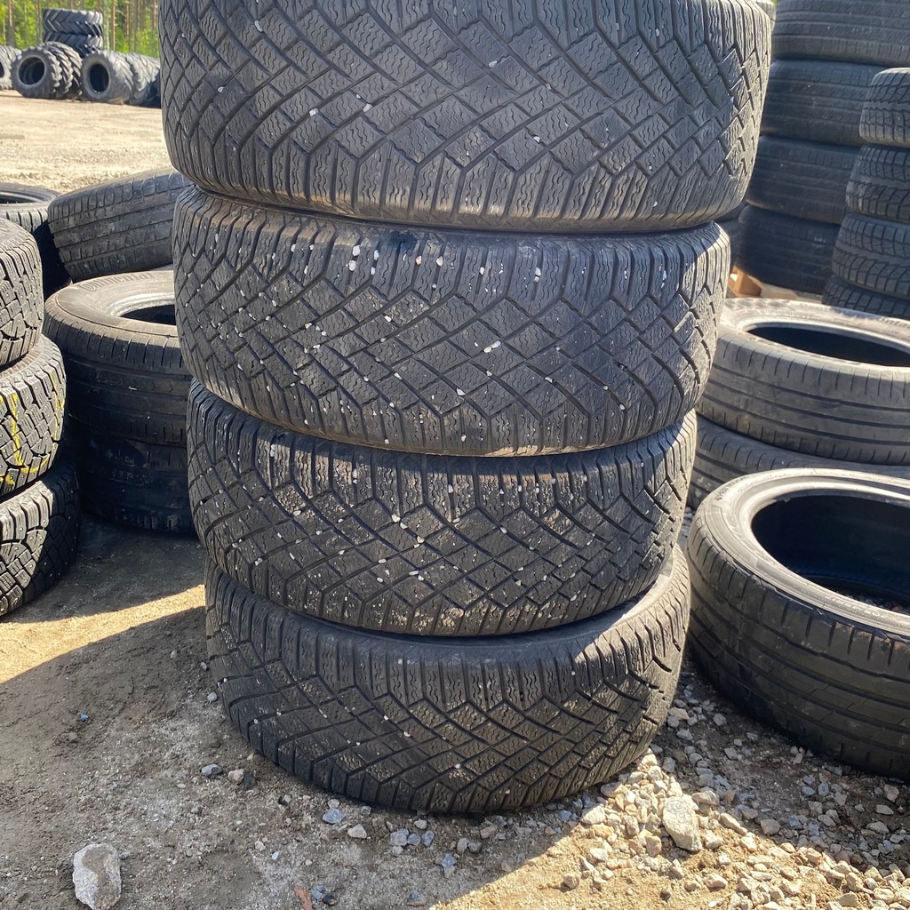 215/55R17 98T XL Continental VikingContact 7 Käytetty kitkarengas 6-7mm DOT-20