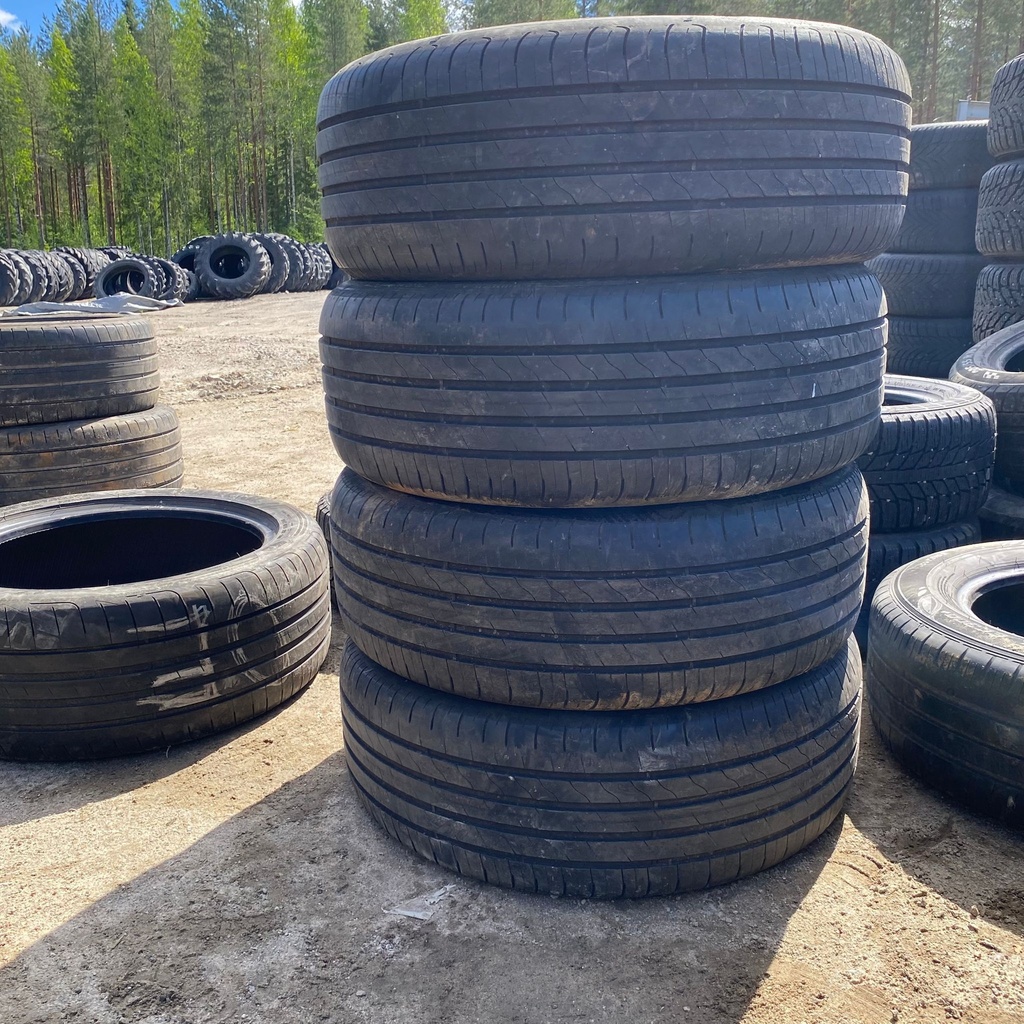 215/55R17 98W Goodyear EfficientGrip Performance 2 Käytetty kesärengas 4,5-5mm DOT-22