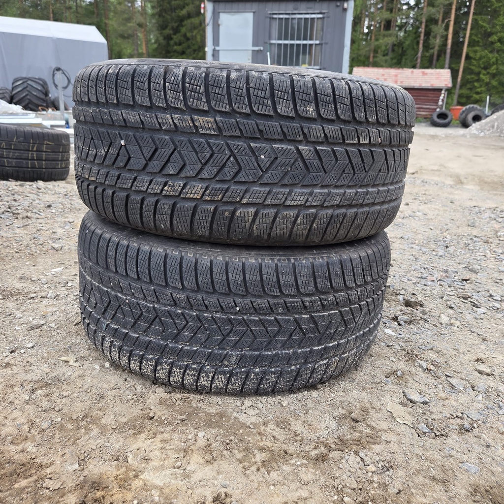 285/45R19 111V Pirelli Scorpion Käytetty kitkarengas 6mm DOT-17