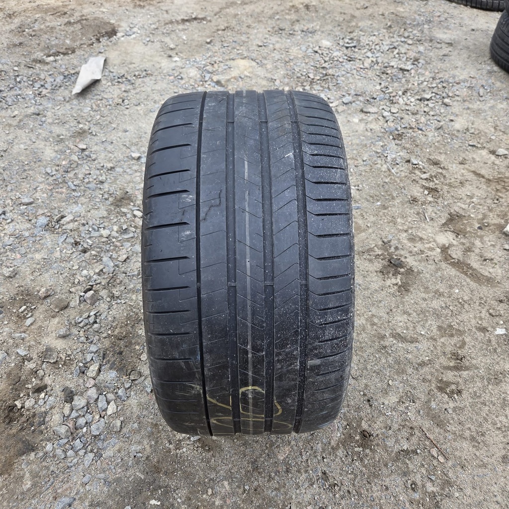 305/30ZR21 104Y Pirelli Pzero Käytetty kesärengas 5,5mm DOT-20