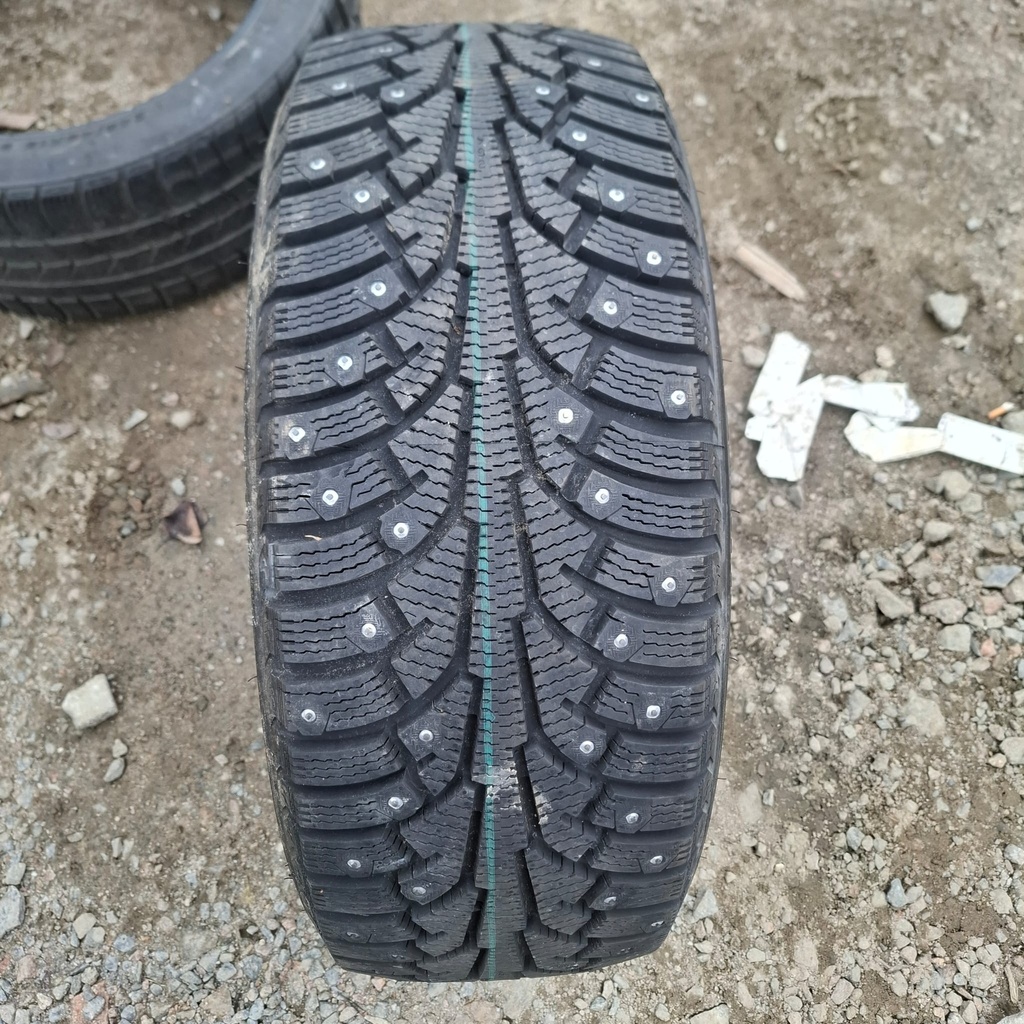 225/55R16 99T XL Nokian Hakkapeliitta 5 Käytetty nastarengas Ajamaton DOT-08