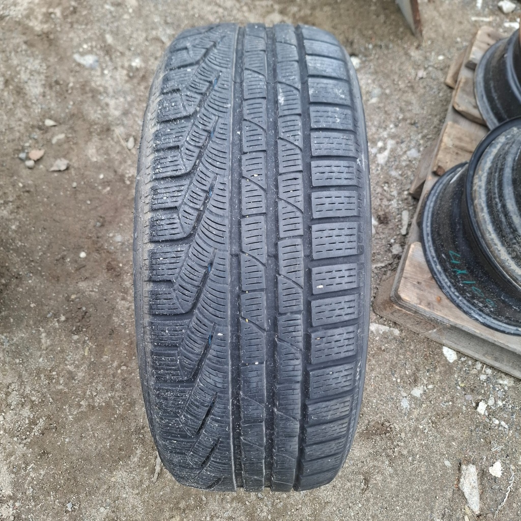 225/55R17 97H Pirelli Sottozero Käytetty kitkarengas 6,5mm DOT-11