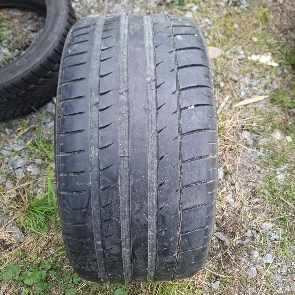 275/30ZR20 97Y Triangle Sportex TSH11 Käytetty kesärengas 5mm DOT-18