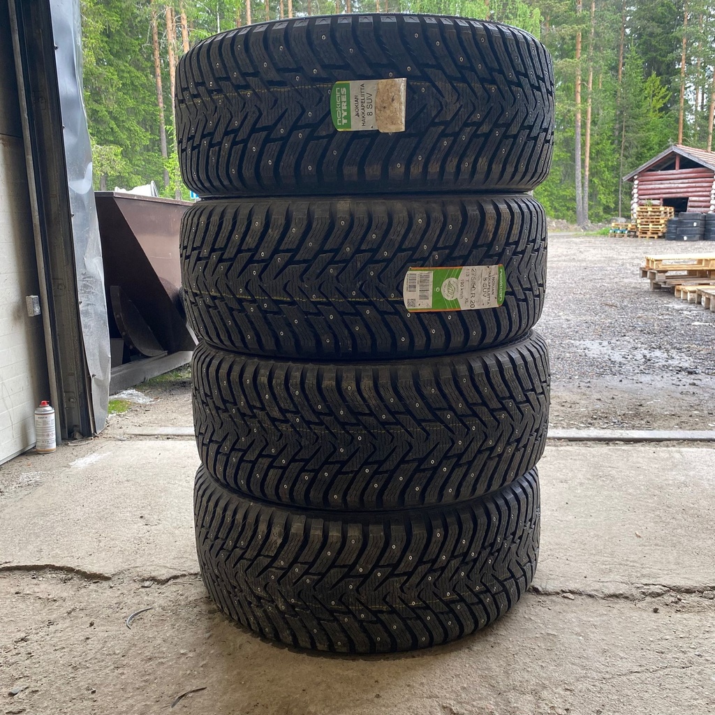 275/50R20 113T Nokian Hakkapeliitta 8 SUV Käytetty nastarengas Ajamaton DOT-17