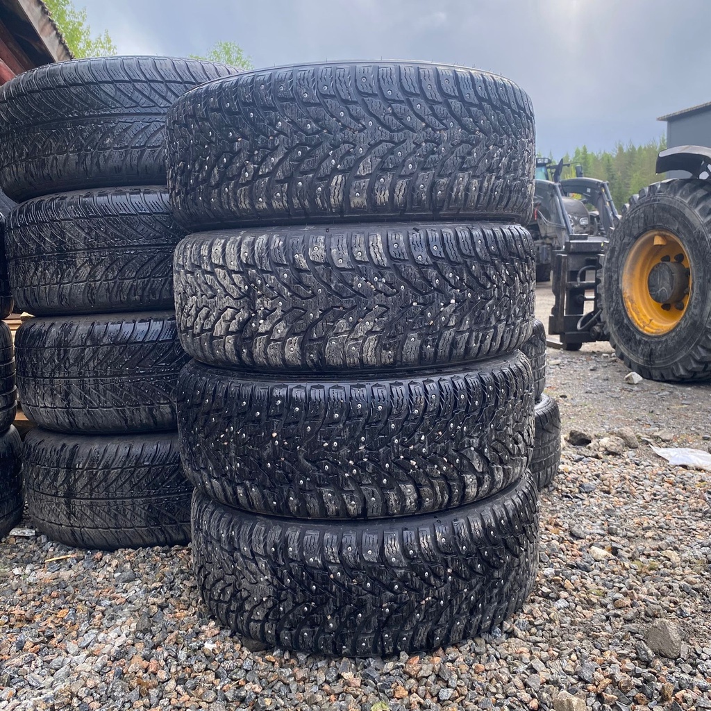 225/55R17 101T Nokian Hakkapeliitta 9 Käytetty nastarengas 7,5-8mm DOT-17