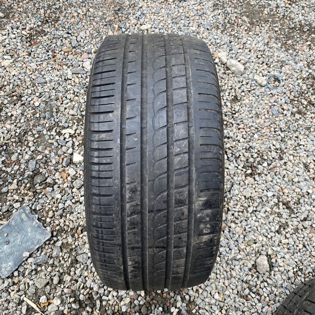 255/40ZR18 99Y Pirelli Pzero Rosso Käytetty kesärengas 5mm DOT-14
