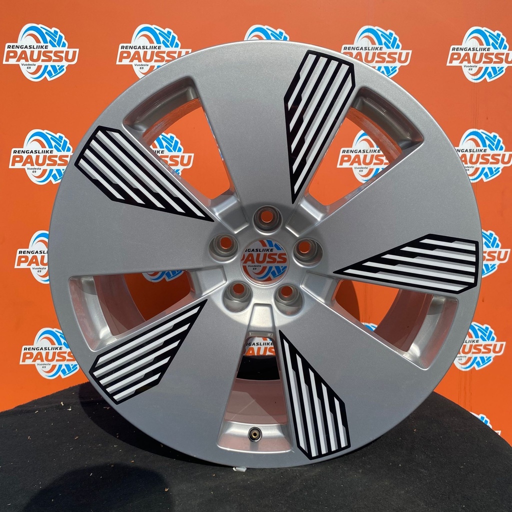 Uusi AUDI SPEEDLINE vannesarja 5x112 ET36 KR66,1 8,5x19"