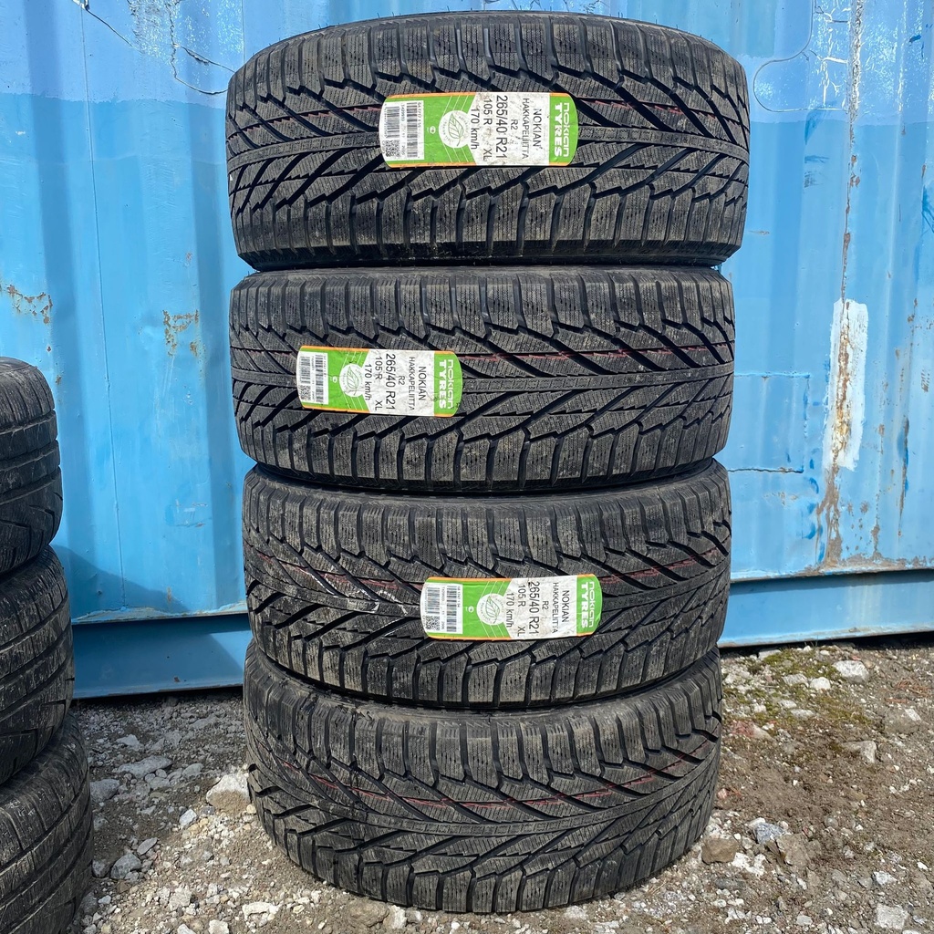 265/40R21 105R Nokian Hakkapeliitta R2 SUV Käytetty kitkarengas Ajamaton DOT-17