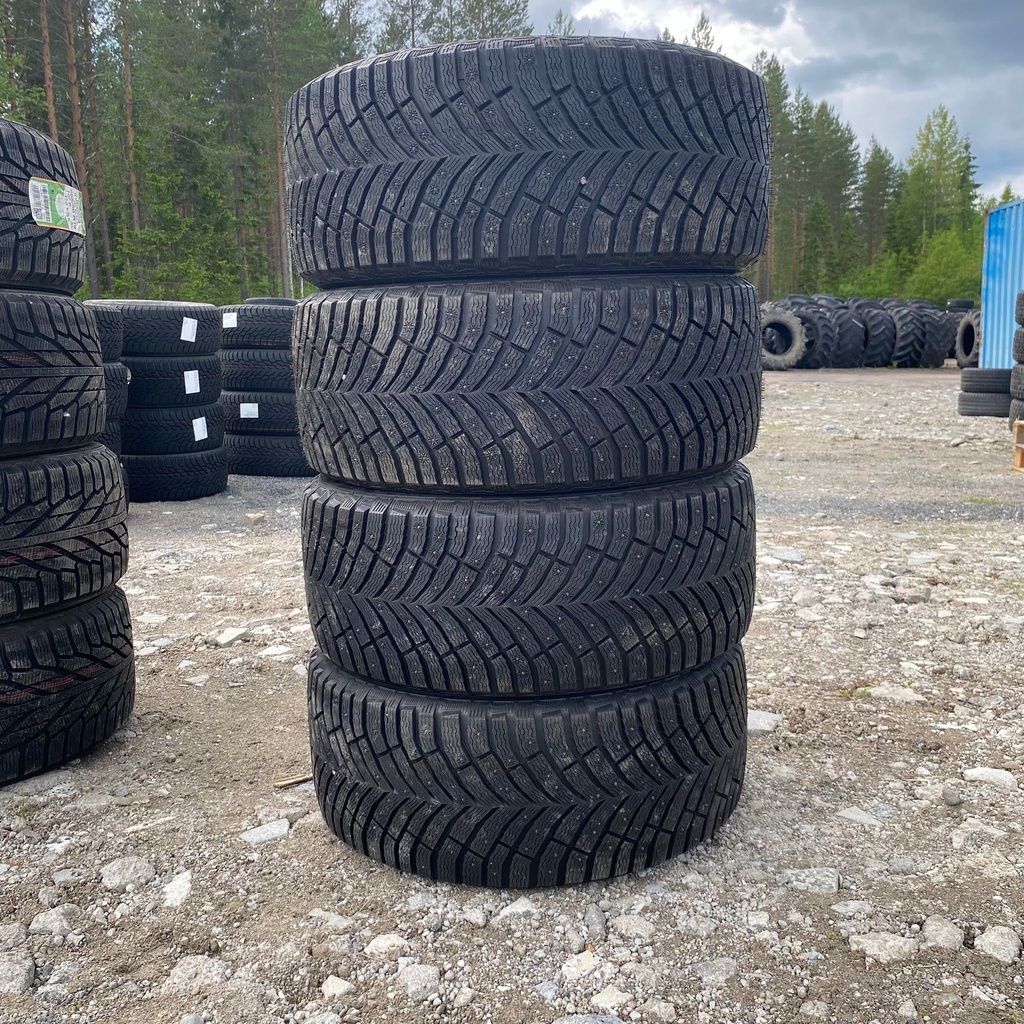 255/35R19 96H Michelin X-Ice North 4 Käytetty nastarengas Ajamaton DOT-20