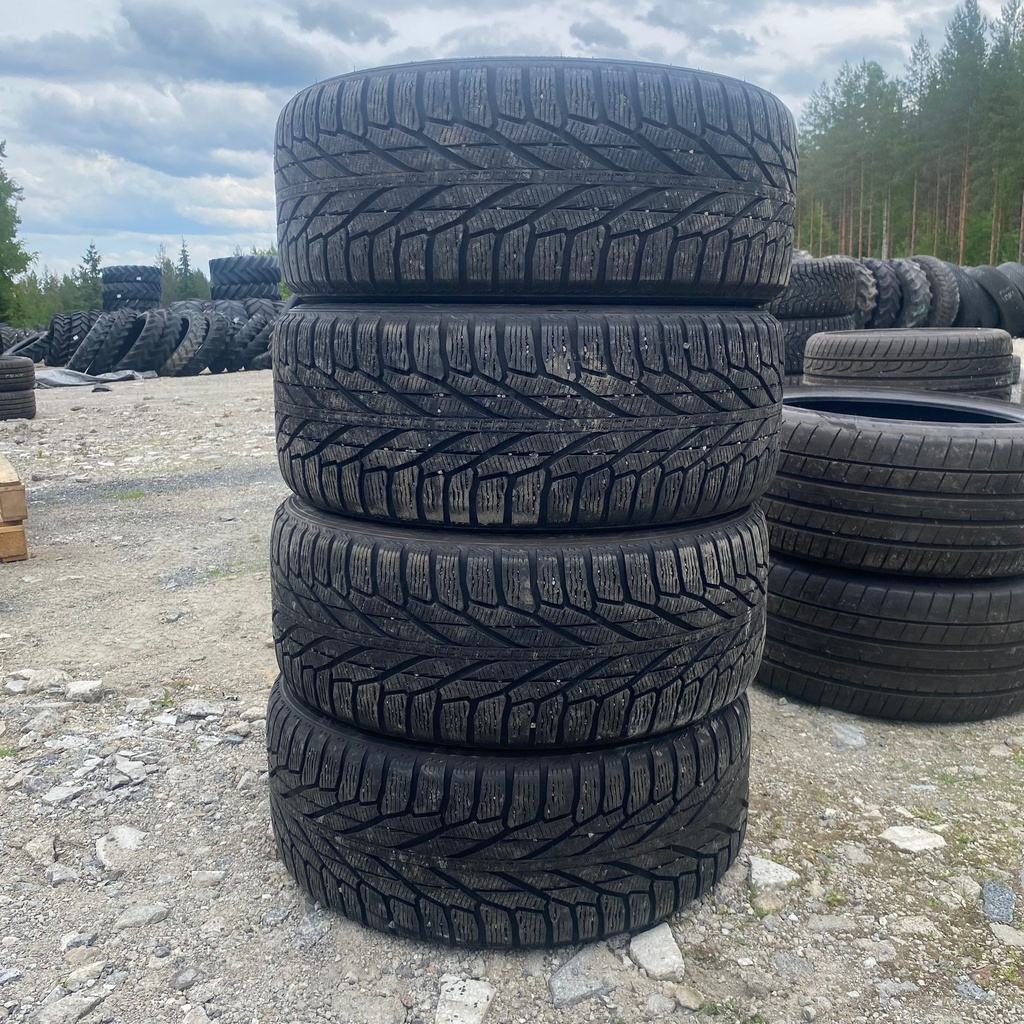 255/50R19 107R XL Nokian Hakkapeliitta R2 SUV Käytetty kitkarengas 7-7,5mm DOT-14