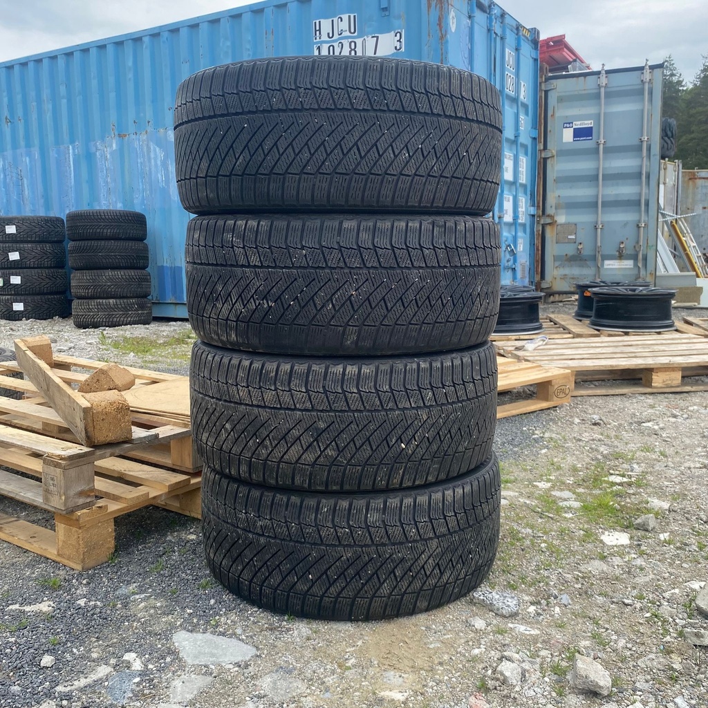 255/35R20 97T Continental VikingContact 6 Käytetty kitkarengas 6mm DOT-17