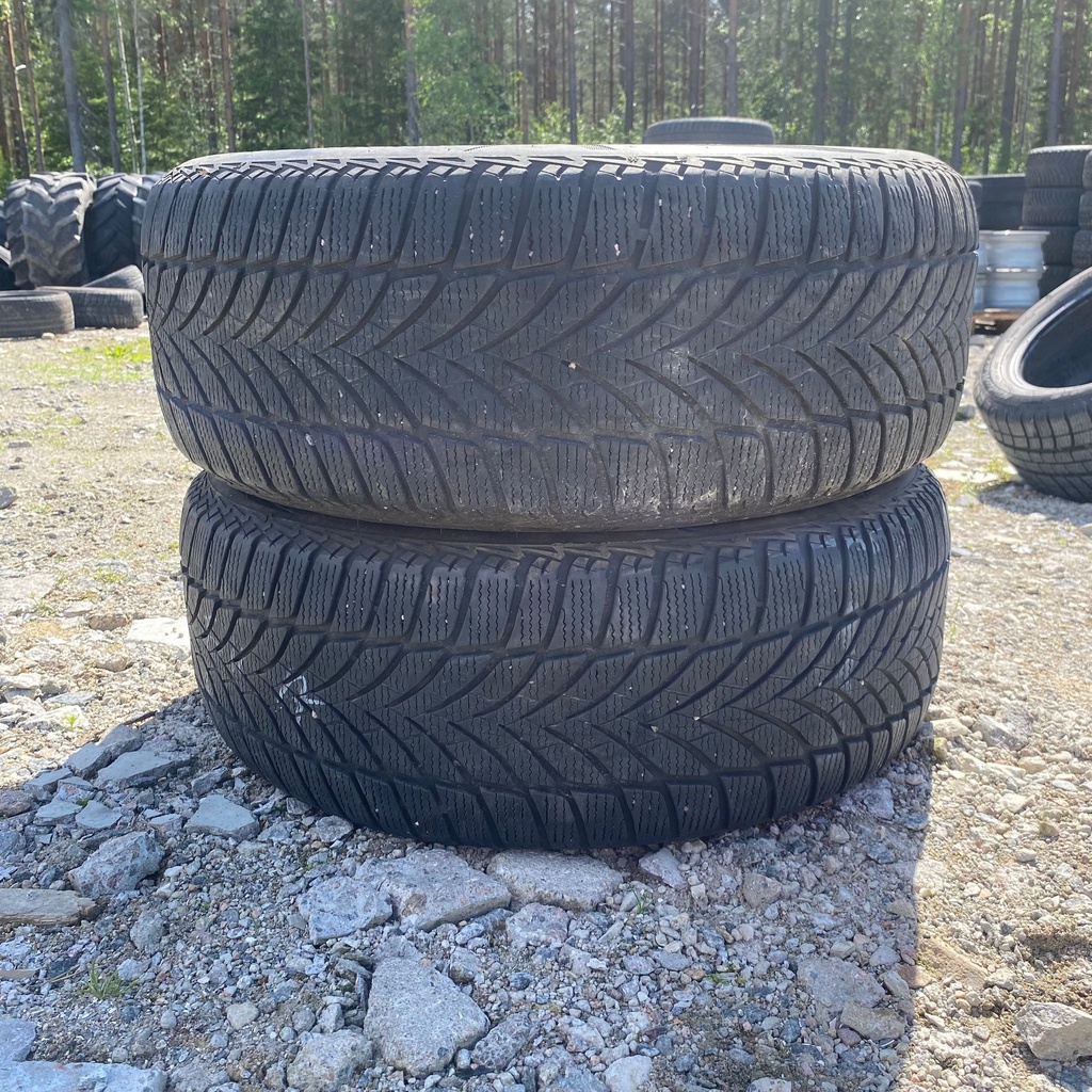 225/55R17 101T Goodyear UltraGrip Ice 2 Käytetty kitkarengas 5mm DOT-16
