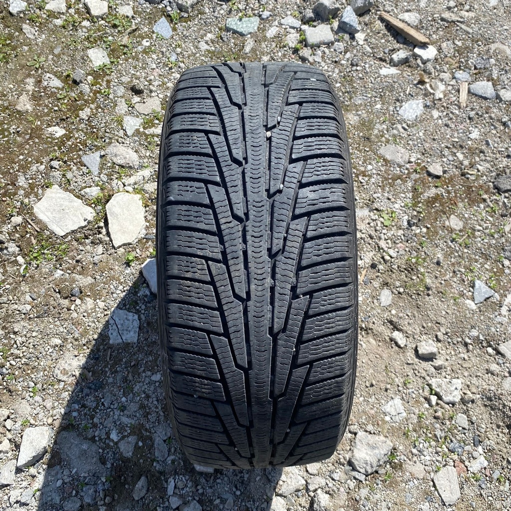 225/45R17 94R Nokian Hakkapeliitta R Käytetty kitkarengas 6mm DOT-10
