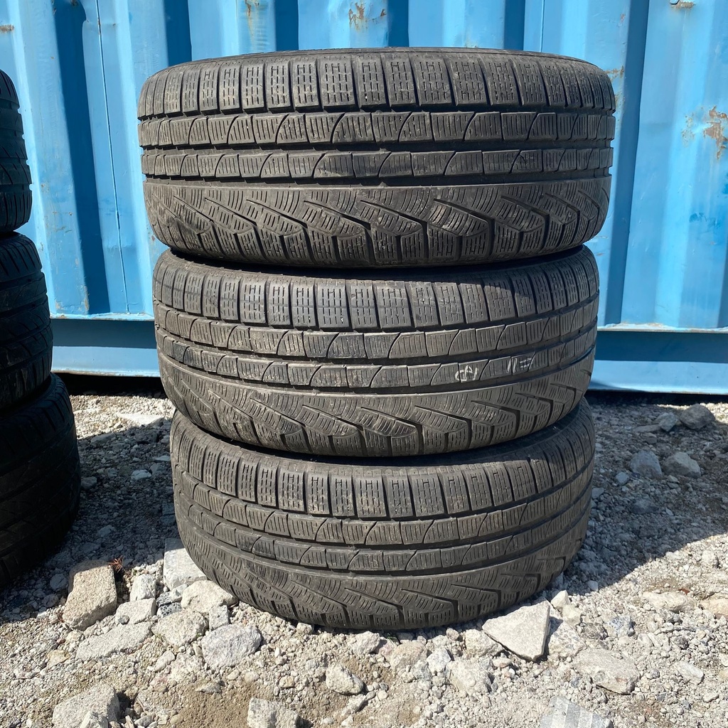 245/45R18 100V Pirelli SottoZero RunFlat Käytetty kitkarengas 5-5,5mm DOT-16