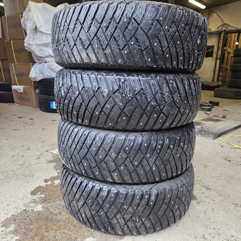 205/60R16 96T Goodyear Ultragrip Ice Arctic Käytetty nastarengas 8-8,5mm DOT-17