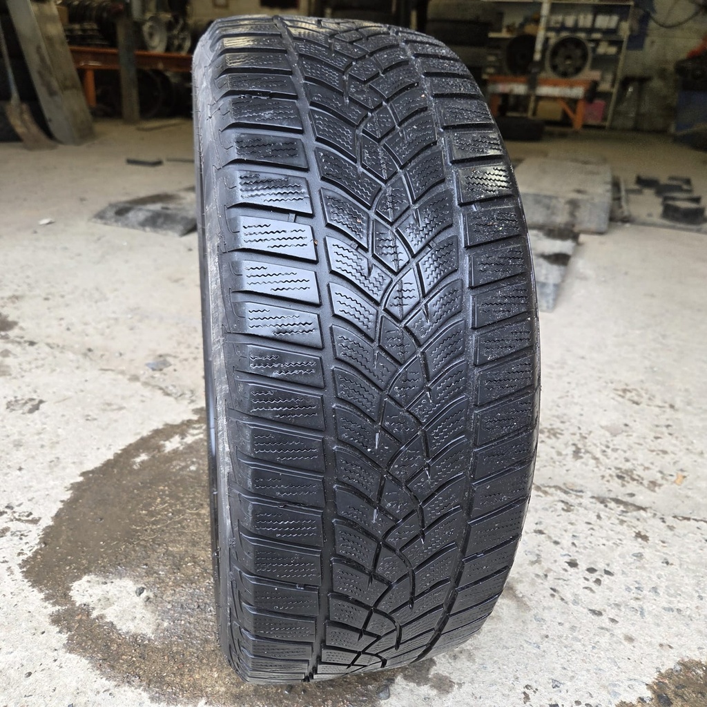 205/50R17 93H Goodyear Ultragrip Performance Gen-1 Käytetty kitkarengas 4,5mm DOT-17