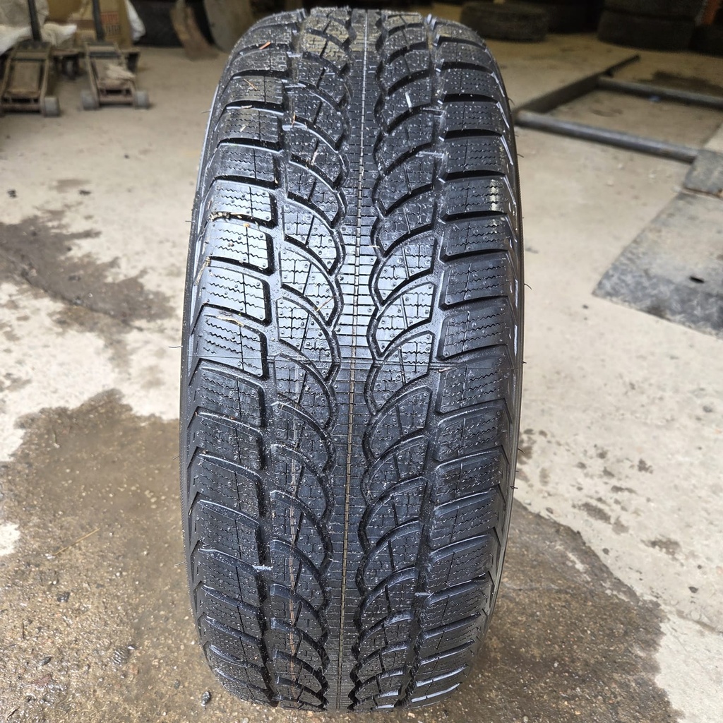 215/45R20 95V Bridgestone Blizzak LM-32 Käytetty kitkarengas Ajamaton DOT-14