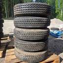 8.25R16 14pr ARMEIJAN VANHOJA RENKAITA VANTEELLA Pulttijako: 6x205 Keskireikä: 161mm  Offset: 0 (Merkkirenkaita, lähes ajamattomia, Vaha DOT)
