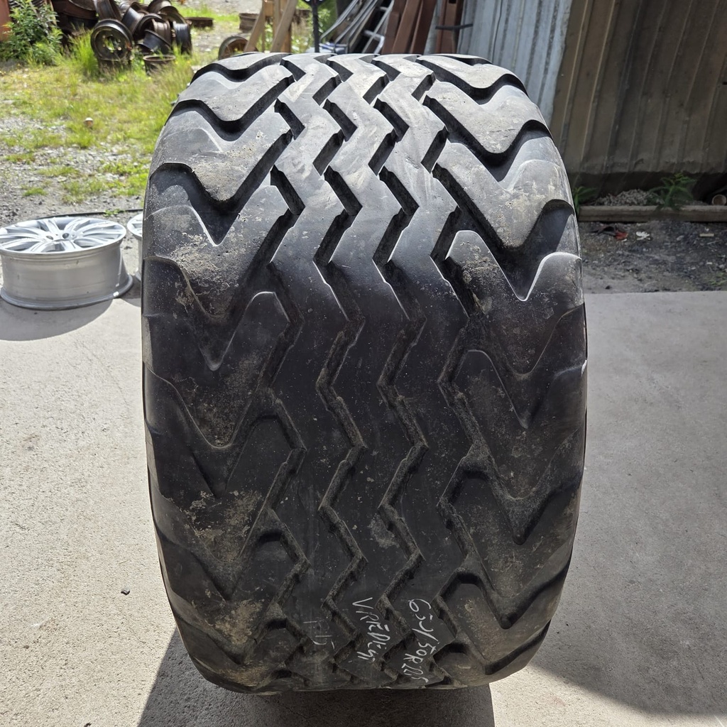 650/50R22.5 157D Vredestein Flotation pro Käytetty rengas DOT-08  15mm (Korjattu, asennus sisärenkaalla)
