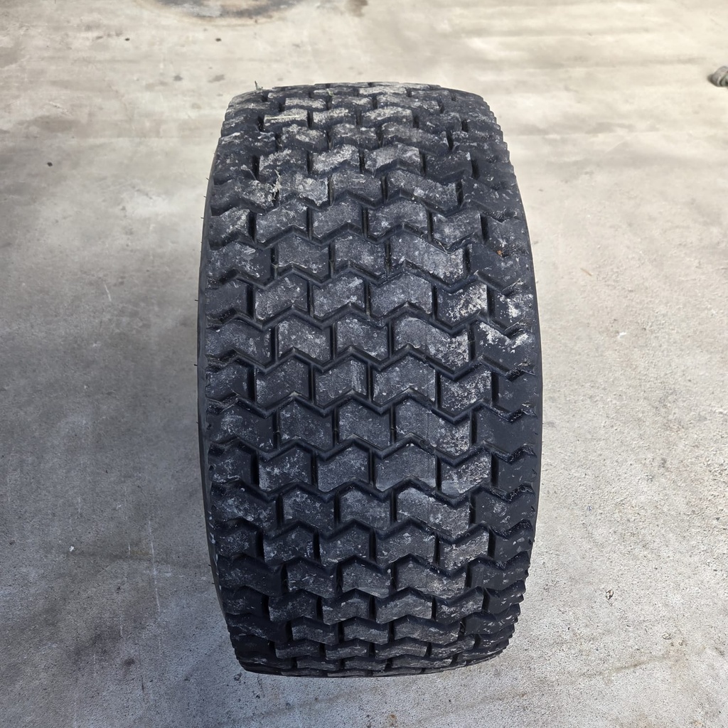 400/70-20 (16.0/70-20) 140B Dunlop pinnoitettu käytetty työkoneen rengas DOT-13 10mm (Korjattu)