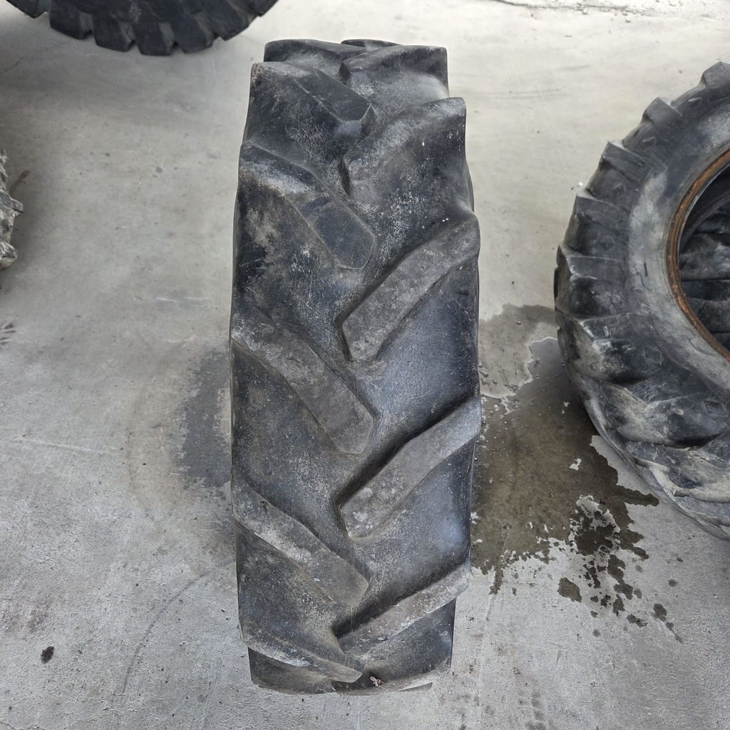 280/85R24 (11.2R24) 114A8 Goodyear SuperTraction Käytetty rengas 17mm (Vanha, Asennus sisärenkaalla)