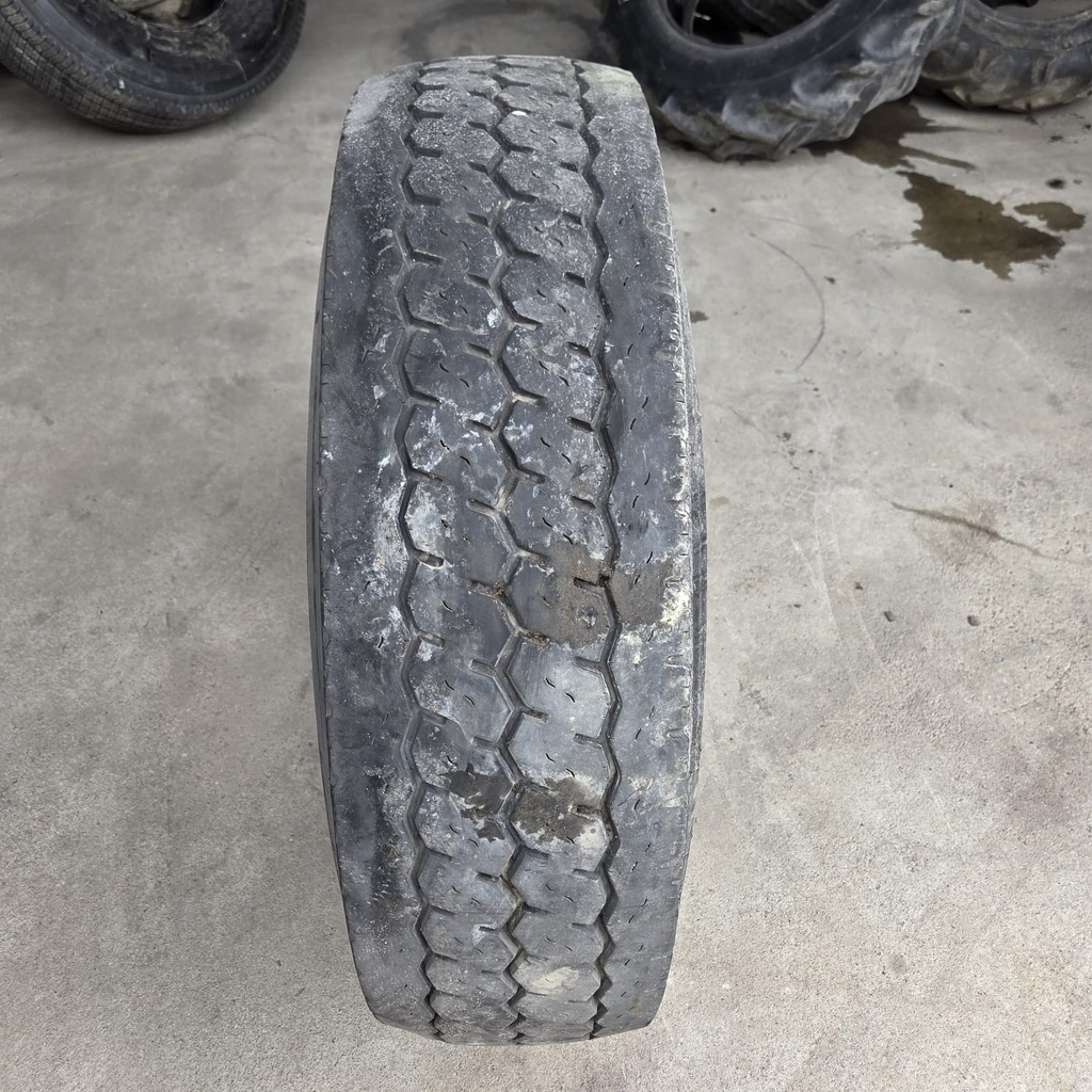315/80R22.5 156/150L Bridgestone M758 Käytetty KA-rengas Trailer DOT-02  12mm (Kesä)