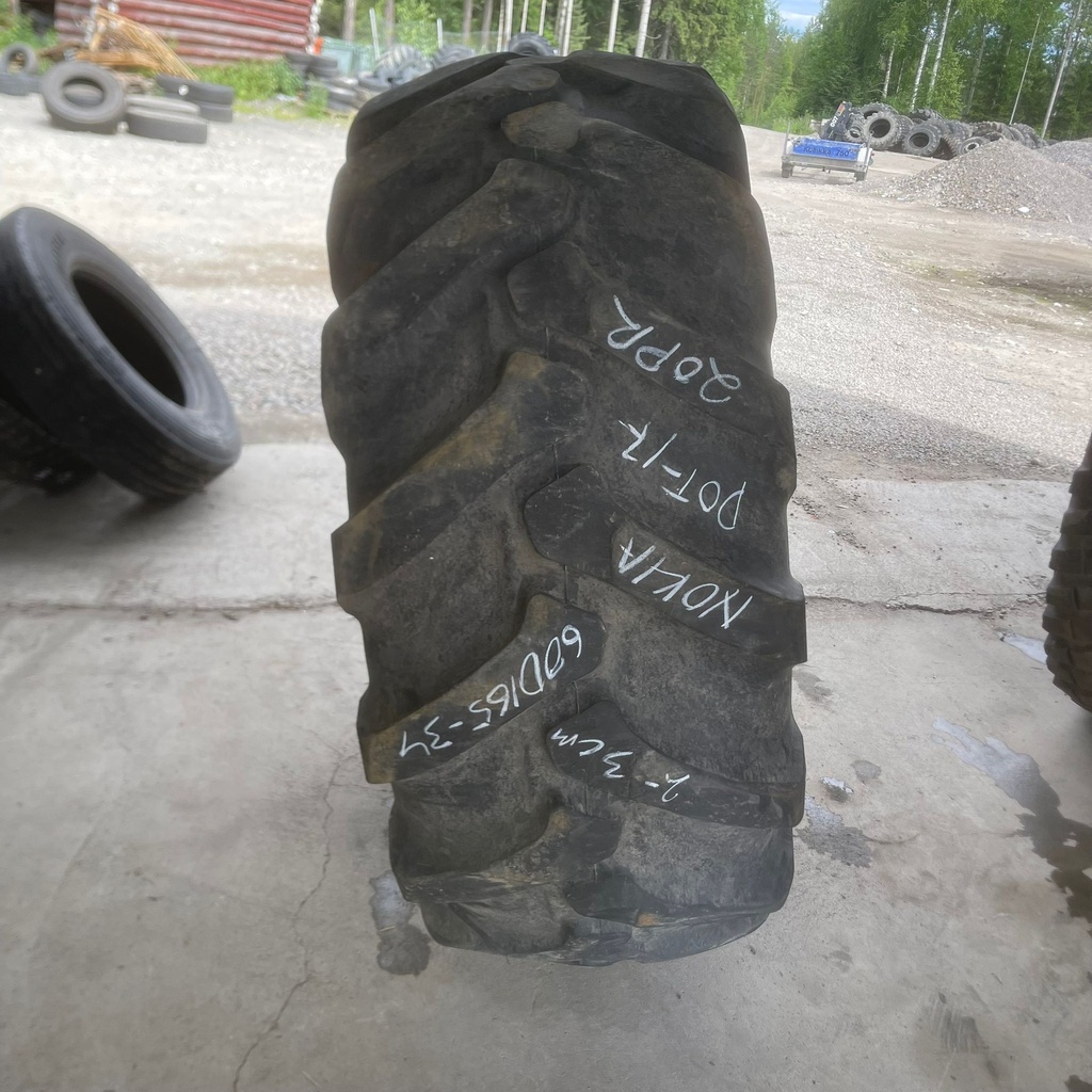 600/65R34 20pr Nokian Nordman Forest TRS Käytetty Metsäkonerengas DOT-17  20mm (Hieman epätasaisesti kulunut)