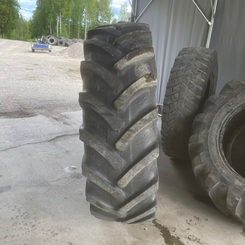 520/85R38 (20.8R38) 155A8/152D Alliance AgriTraction Käytetty rengas DOT-09  36mm (Paistettu x4, Asennus sisärenkaalla, Levikkeeksi)