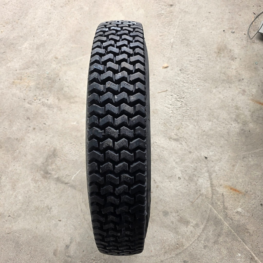 6.50R16 10pr Michelin Ajamaton KA-rengas veto DOT-00 (Kuivumaa)