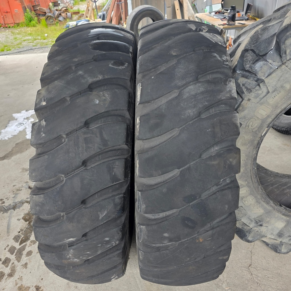 14.00-24 28pr Altura Grip Master N.D E-3 heat & cut resistant Käytetty työkoneen rengas DOT-16  ~30mm