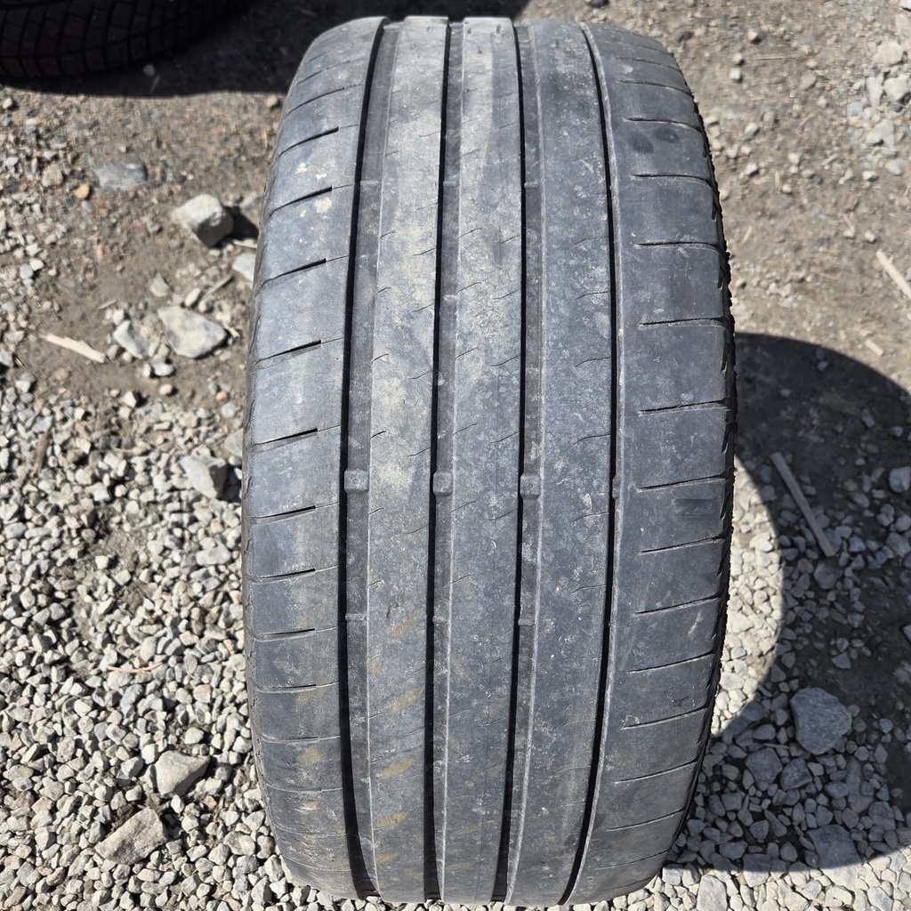 245/45R18 100Y Bridgestone Potenza Sport Käytetty kesärengas 4mm DOT-23 (laita kulumaa)