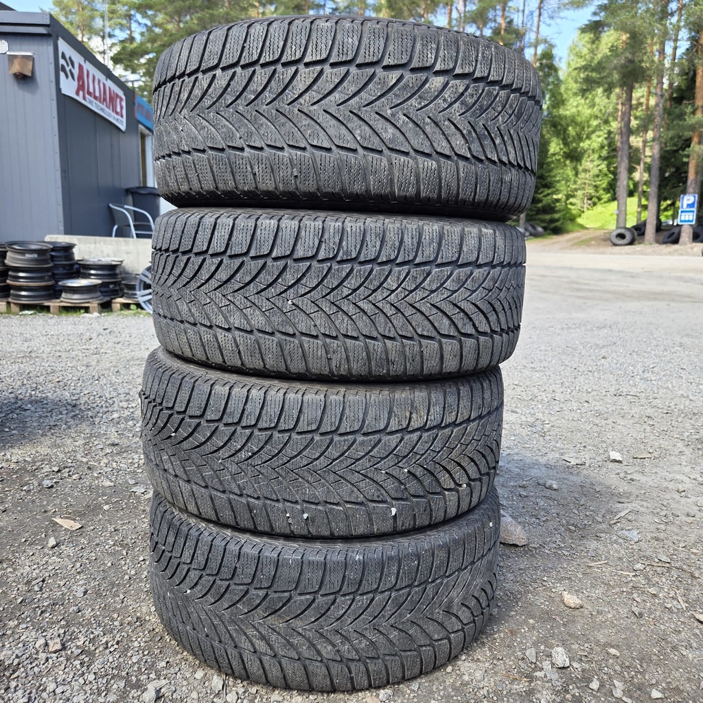 235/45R18 98T Goodyear Ultragrip Ice 2 Käytetty kitkarengas 5-7mm DOT-22