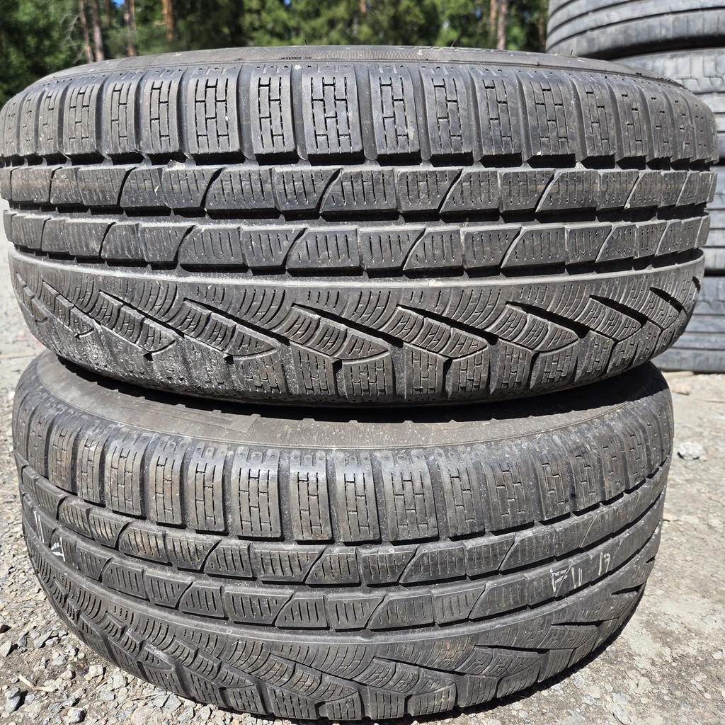 225/55R17 97H Pirelli Sottozero Winter 210 serie II RunFlat Käytetty kitkarengas 6mm DOT-16