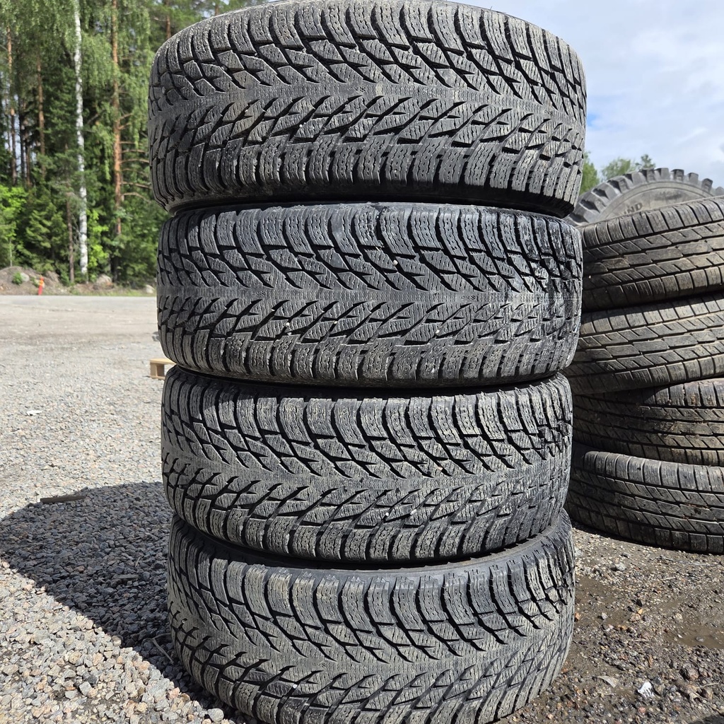 255/55R19 111R XL Nokian Hakkapeliitta R3 SUV Käytetty kitkarengas 7mm DOT-18