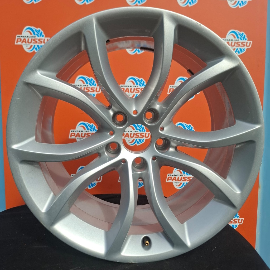 Käytetty BMW Style 594 vannesarja 5x120 ET18 KR74,1 9x19"
