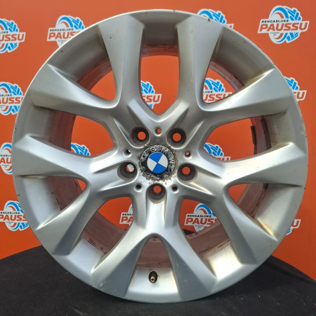 Käytetty BMW Star Spoke 334 vannesarja 5x120 ET48 KR74,1 9x19"