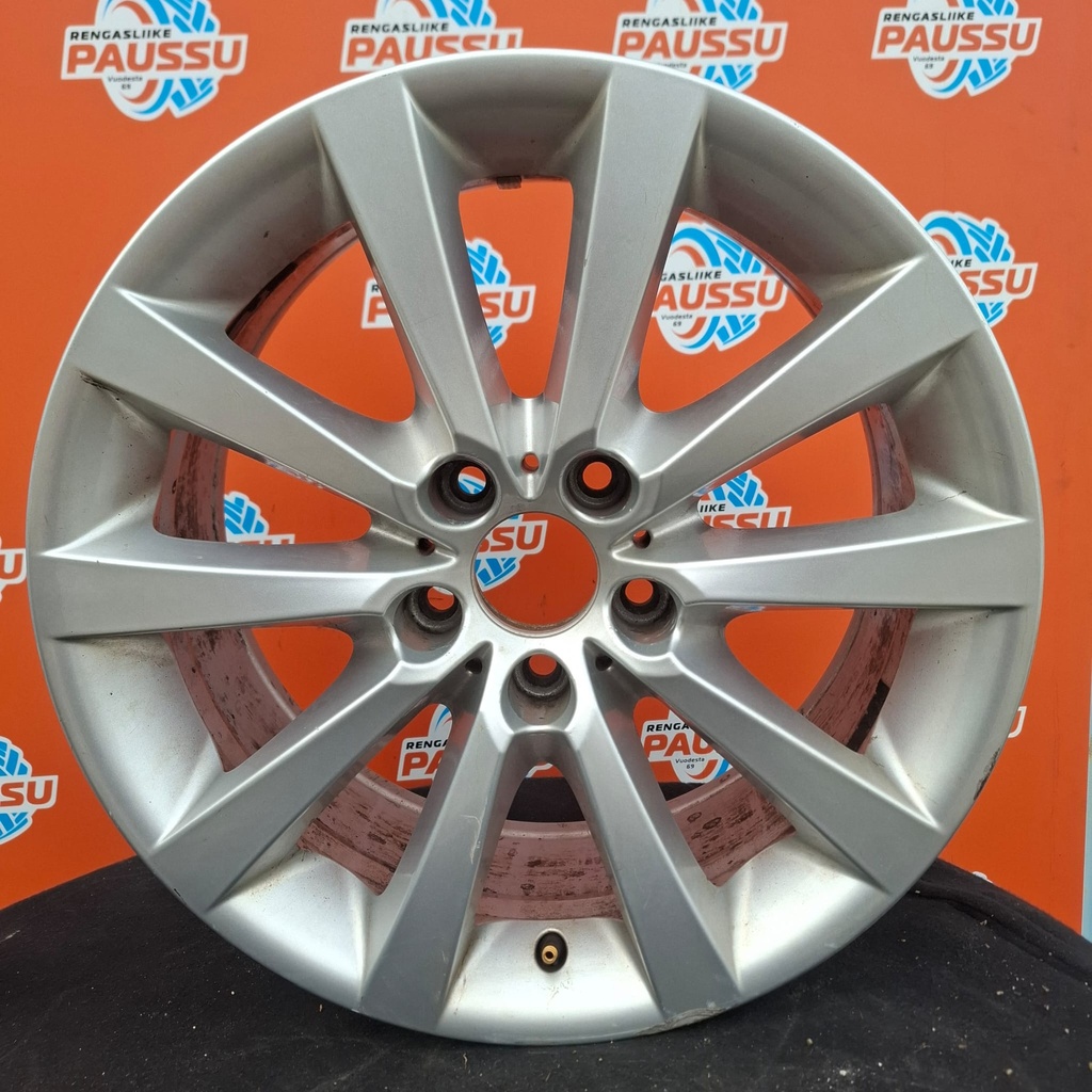Käytetty BMW Style 328 vannesarja 5x120 ET30 KR72,6 8x18"