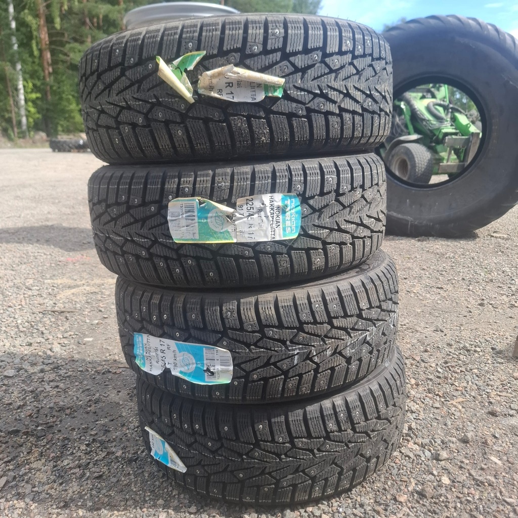 225/45R17 91T Nokian Hakkapeliitta 7 RunFlat Käytetty nastarengas Ajamaton DOT-11
