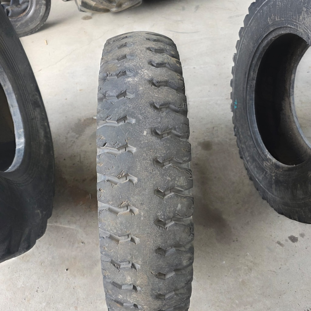11.00-20 MITAS NB 59 Käytetty KA-rengas DOT-01  10mm