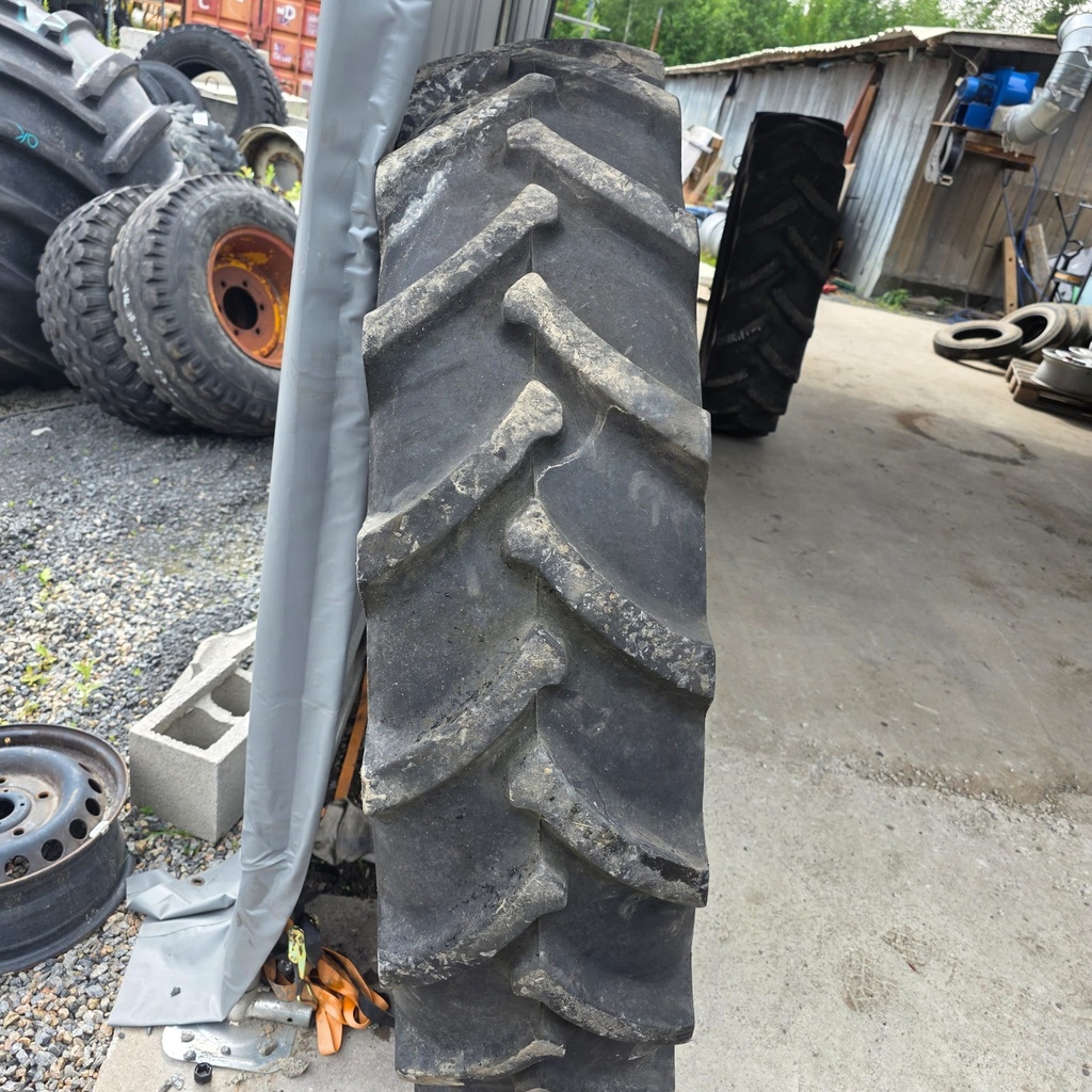 340/85R38 (13.6R38) 6pr PROSTOR Käytetty rengas  27mm  (Vanha)