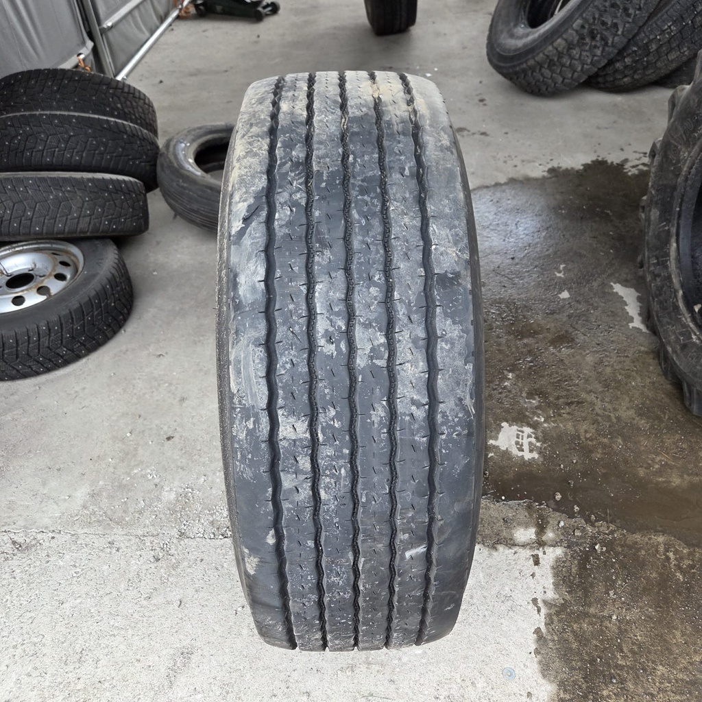 385/65R22.5158L Nokian Hakka Truck Trailer Käytetty KA-rengas Trailer DOT-17  10mm