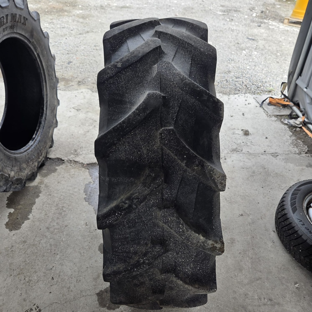 380/70R28 127A8 Trelleborg TM700 Käytetty rengas DOT-18  21mm  (Paisto korjattu, Tubeless)