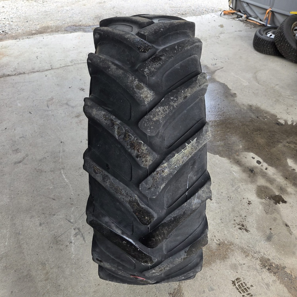 420/70R28 133A/130B Alliance Seventy Wide Deep Käytetty rengas DOT-09  10mm Tubeless