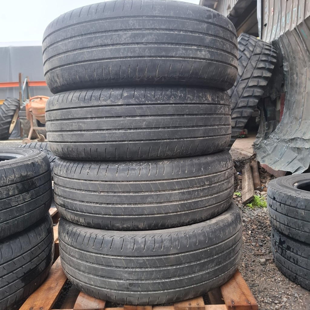 225/60R18 104W Bridgestone Alenza 001 Käytetty kesärengas 3-3,5mm DOT-21