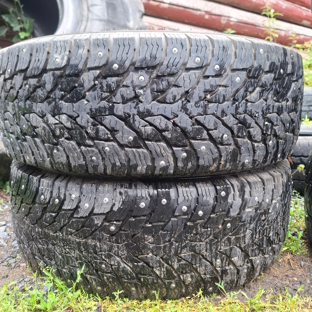 225/65R16C 112/110R Nokian Hakkapeliitta C4 Käytetty nastarengas 9mm DOT-23