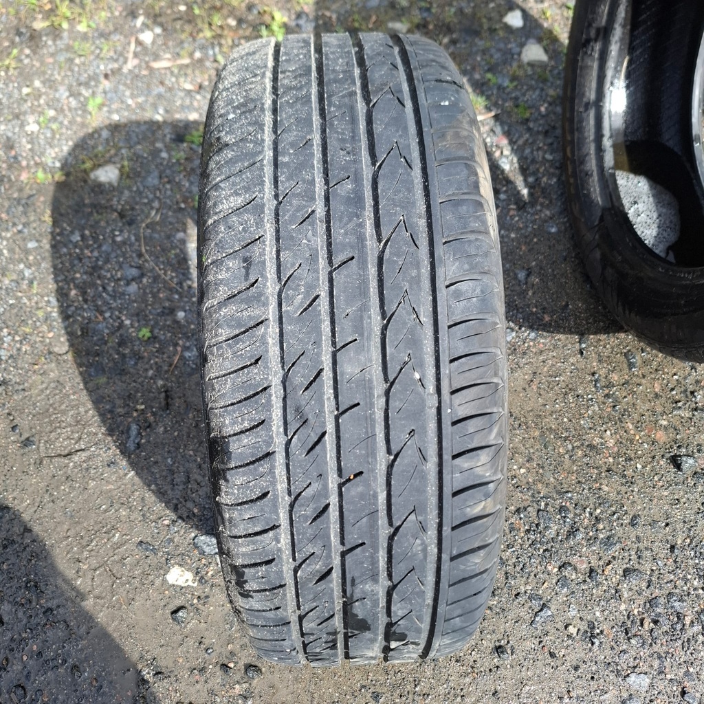 215/55R16 93V Gislaved Ultra Speed 2 Käytetty kesärengas 7mm DOT-22