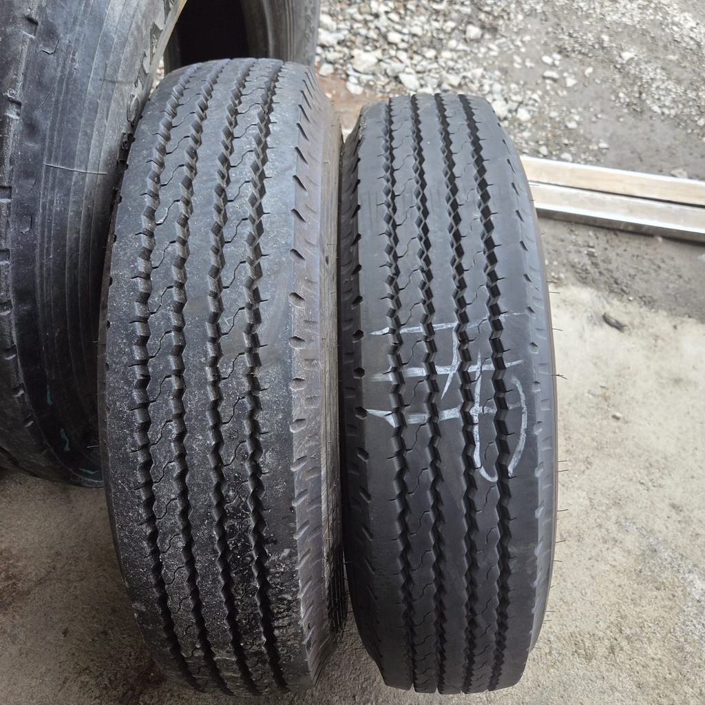 10R17.5 134/132L Bridgestone V-Steel RIB 180  Käytetty KA-rengas Ohjaava/Trailer DOT-20  8mm TALVI/KESÄ