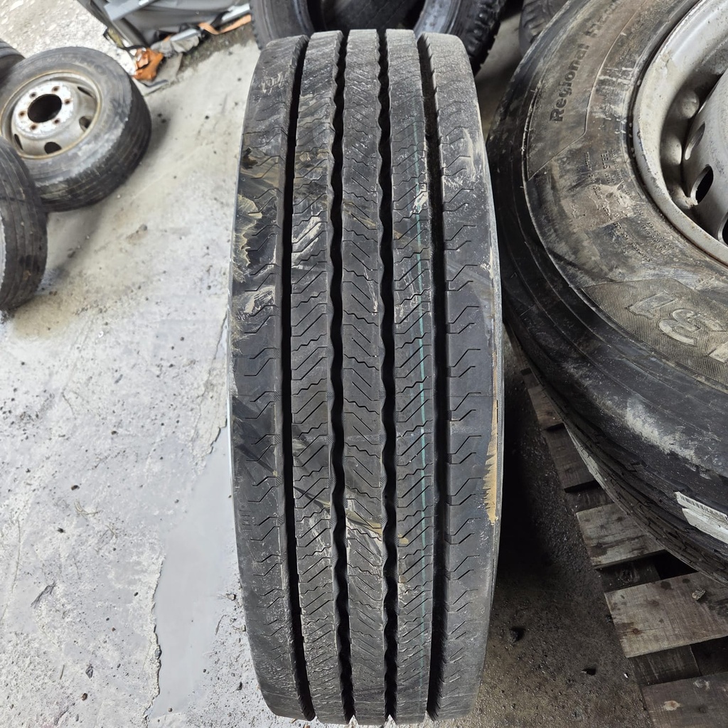315/80R22.5 156/150L Continental Hybrid HS3 Ajamaton KA-rengas Ohjaava DOT-18 TALVI/KESÄ Käytetyllä Vanteella 10x335