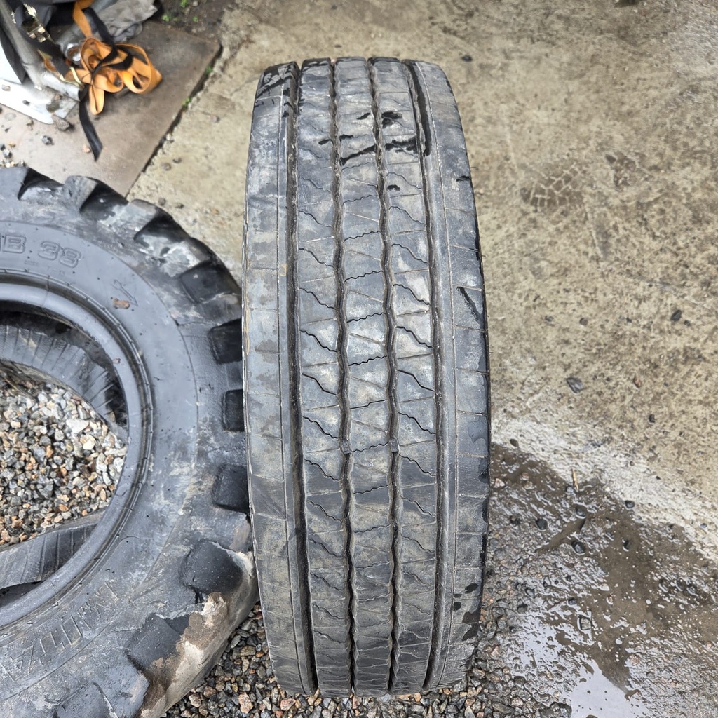 215/75R17.5 126/124M Hankook Smart Flex AH35 Käytetty KA-rengas Ohjaava DOT-16  10mm KESÄ/TALVI
