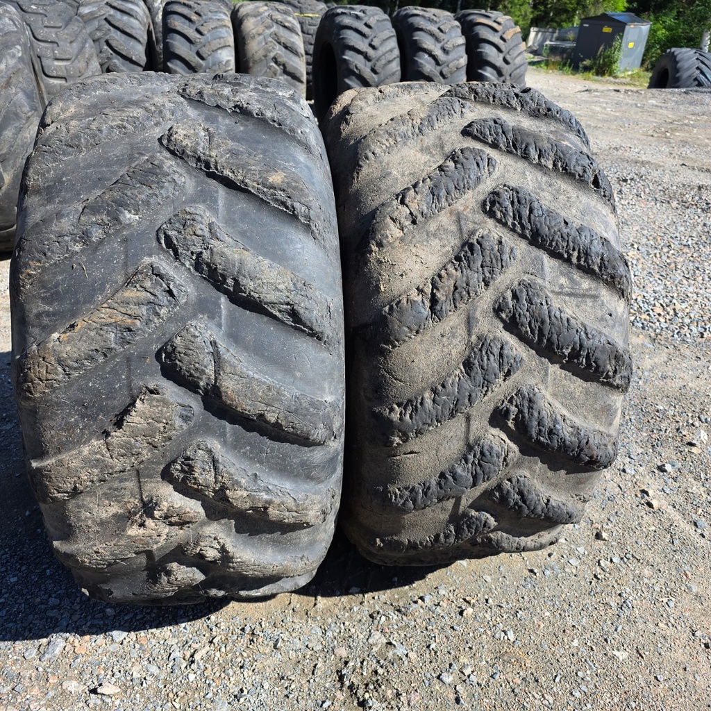 600/55-26.5 LS-2 172A2 TRELLEBORG TWIN 428 Käytetty Metsäkonerengas DOT-15 25mm (nr.20,21)